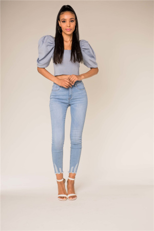 R593 Salopette courte en jean pour femme Nina Carter Art