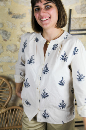 Chemise brodée Eglantine