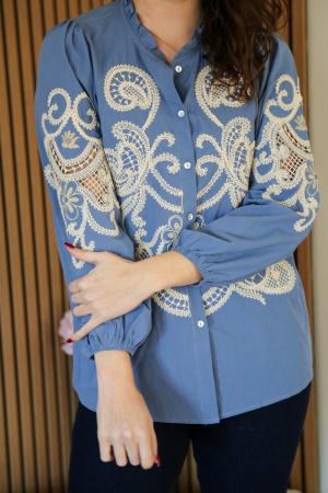 Chemise brodée bandana