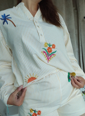 Blouse rayée brodée