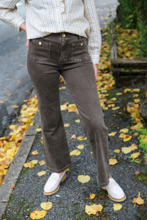 Pantalon caro