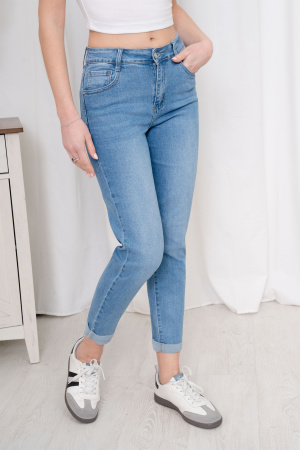 Jeans mom style