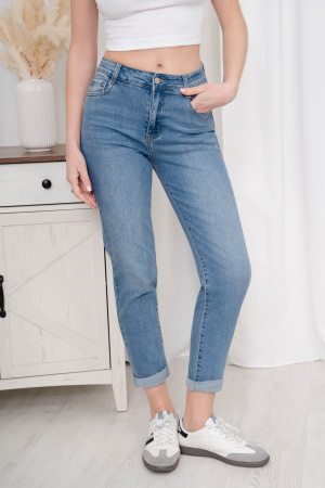 Jeans mom style