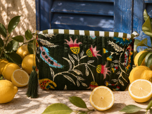 Trousse de toilette pompon